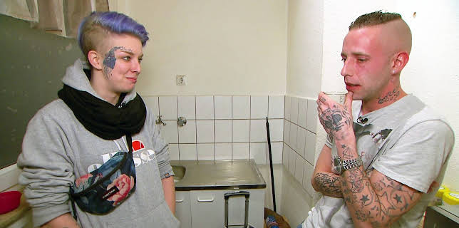 13:00: Armes Deutschland - Stempeln oder abrackern? (S5 E10) (S5) | RTL 2 | 12/17 2025