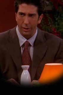 19:04: Friends (T10): Ep.6 El de la beca de Ross | Comedy Central | 9/18 2026