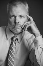 Terry Dale Parks som Carl (Masked Man)