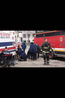 08:00: Chicago Fire (T12): Ep.8 La oscuridad | AXN | 4/3 2026