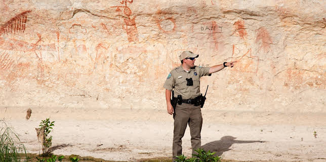 22:00: Lone Star Law  (S5 E7) (S5) | Animal Planet | 2/19 2026