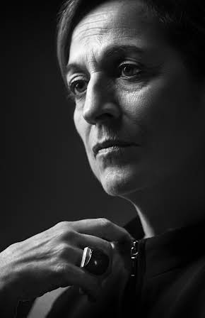 Carmen Balagué as Begoña