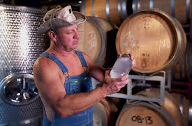 Moonshiners: Whiskey Business Season 1: More Dollars Than Sense