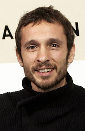 Pablo Derqui as 