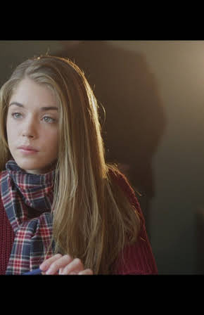 Alice Isaaz as 