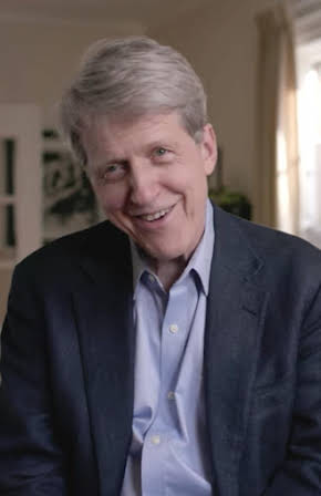 Robert Shiller as Himself - Nobel Prize Winner, Economic Sciences 
  
  
  (as Robert J. Shiller)