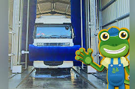 Gecko's Real Vehicles: Gecko and the Giant Truck Wash