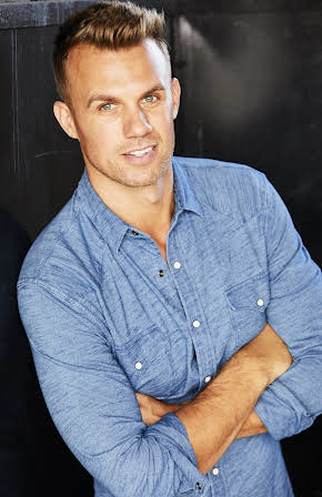 Artie Baxter as Mark