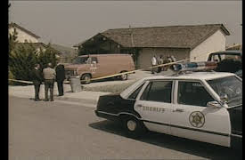 Acosador nocturno: A la caza de un asesino en serie: Cierra. La puerta. Con llave.