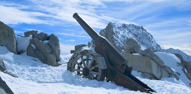 6:00 PM: Abandoned Engineering (S2 E4) (S2) | 5 Select | 11/10 2025