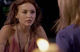 Tres Veces Ana season-1: Tres Veces Ana Capítulo 3