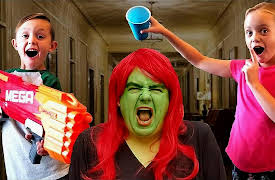 The Fun Squad: The Fun Squad's Escape the Babysitter Showdown!