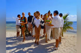 Wags, Season 1: Mexican Standoff