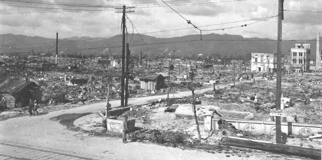 00:00: Von der Keule zur Rakete - Die Geschichte der Gewalt | ZDFinfo | 11/11 2025