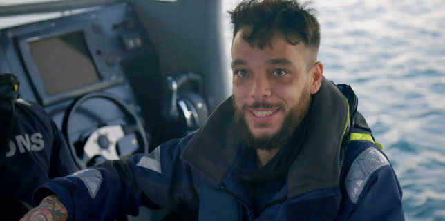 9:00 AM: Cops On The Rock (S1 E6) (S1) | Dave | 12/17 2025