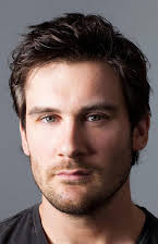 Clive Standen som Bryan Mills