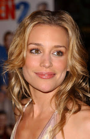 Piper Perabo as 