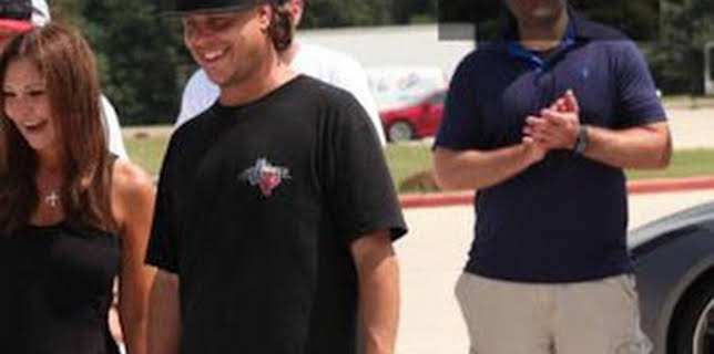 04:53: Texas Metal: Negro sobre negro en un Cadillac | Discovery | 12/23 2025