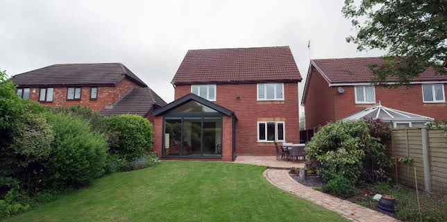 13:45: En plats på landet (S32 E22) (S32) | TV8 | 12/7 2025