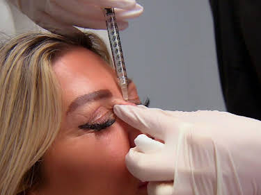 20:15: Verpfuscht - Ein Fall für die Beauty-Docs | Sixx | 6/19 2026