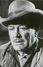 Paul Birch como Frank Weaver