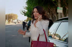 Girlfriends' Guide to Divorce, Season 1: Rule #23: Never to Lie to the Kids
