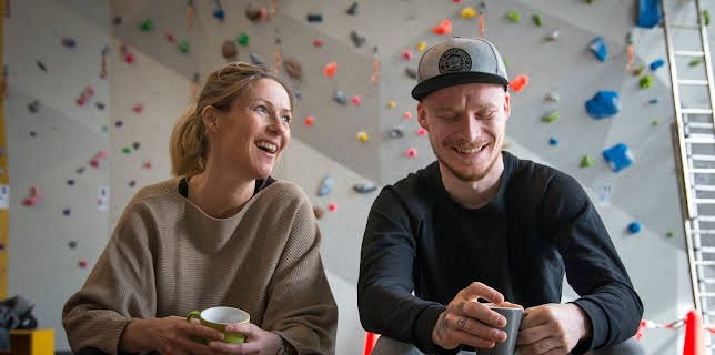 14:15: Helene sjekker inn: Rusbehandling | NRK 2 | 11/25 2025