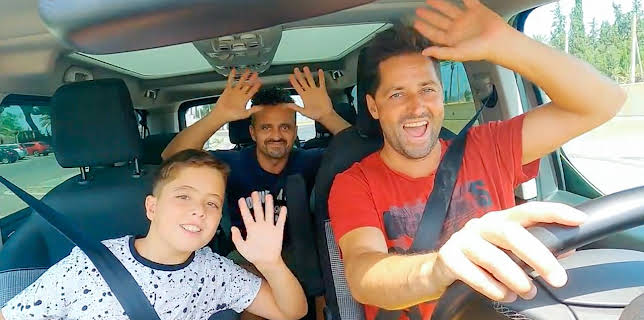 8:00 AM: Bargain-Loving Brits in the Sun (S9 E19) (S9) | 5 Star | 11/14 2025