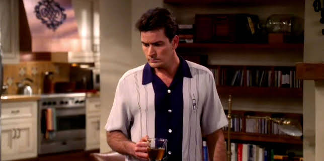 17:05: Two and a Half Men (S1 E13) (S1) | Kanal 9 | 12/19 2025