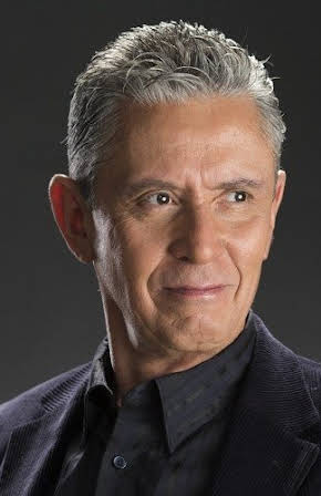 Gilberto de Anda as Director