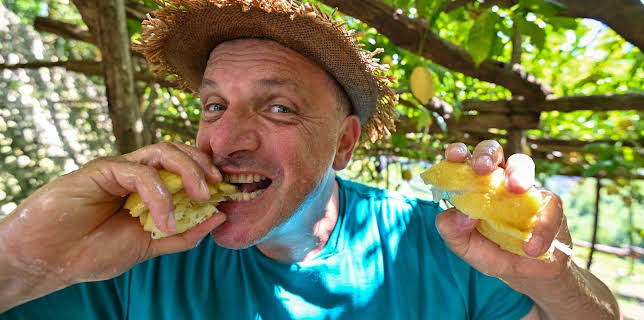 19:50: Alle gode ting er tre: Unge tre | NRK 1 | 11/23 2025