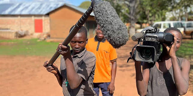 11:30: Pueblo De Dios | LA 2 | 11/2 2025