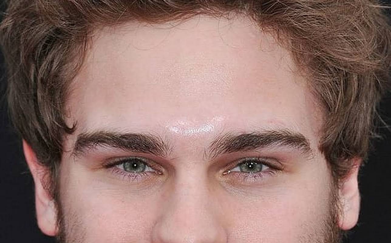 Grey Damon