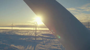 04:00: Högspänning (S3 E7) (S3) | TV3 | 3/31 2026