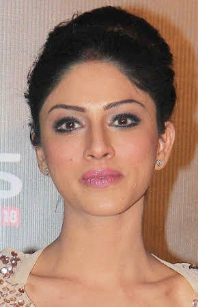 Sapna Pabbi as 