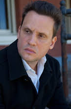 Mark Kozelek as Larry Fellows