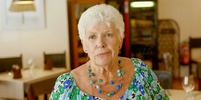 9:00 AM: Bargain-Loving Brits in the Sun (S11 E22) (S11) | 5 Star | 2/2 2026