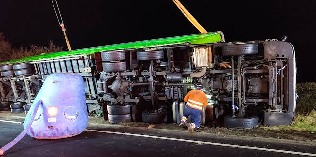 4:00 PM: Trucking Hell (S8 E10) (S8) | Paramount | 11/12 2025