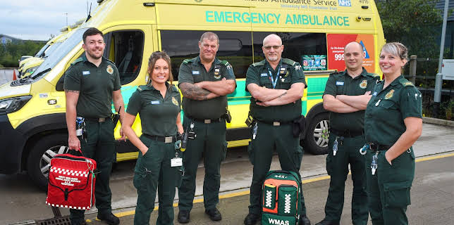 12:10 AM: 999: On the Front Line | More 4 | 3/8 2026