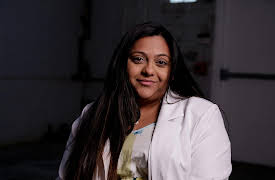 In the Eye of the Storm, Season 1: Hellfire in Hawaii