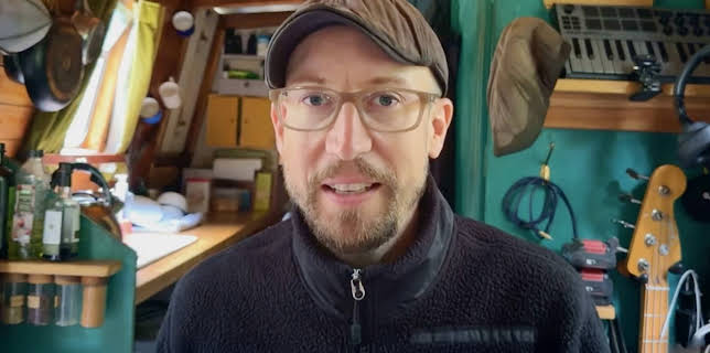 7:00 PM: Canal Boat Diaries (S6 E8) (S6) | Yesterday | 12/17 2025