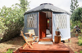 Love Yurts, Season 1: Namaste Yurt