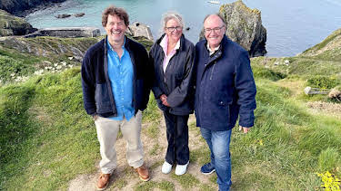 3:00 PM: Escape to the Country (S26) | BBC One Wales | 6/25 2026