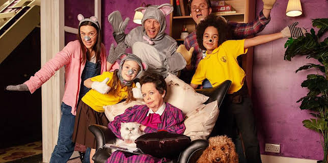 2:35 PM: Waffle the Wonder Dog (S4) | Cbeebies | 11/25 2025