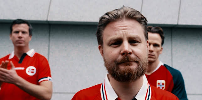 19:00: B-laget spesial: 25 år med lidelse | TV 2 Sport 2 | 11/30 2025