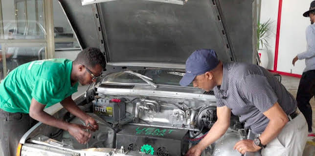 21:00: Mein Verbrenner wird elektrisch - Lohnt sich der Umbau? | SWR Fernsehen RP | 12/2 2025