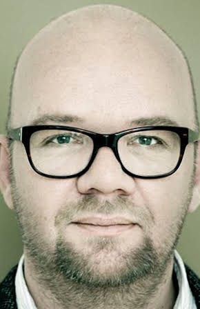 Lars Hjortshøj as 