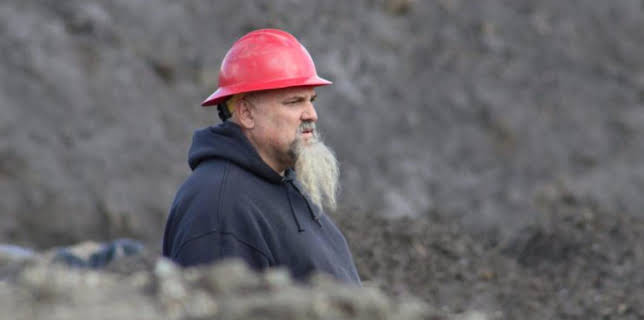 9:00 AM: Hoffman Family Gold (S2) | Discovery Channel | 3/17 2026