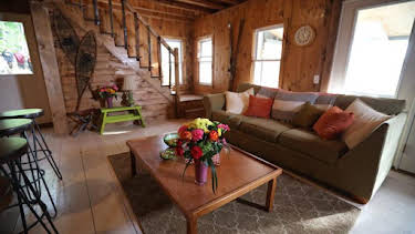 9:00 PM: Maine Cabin Masters (S3) | Discovery Channel | 10/19 2026