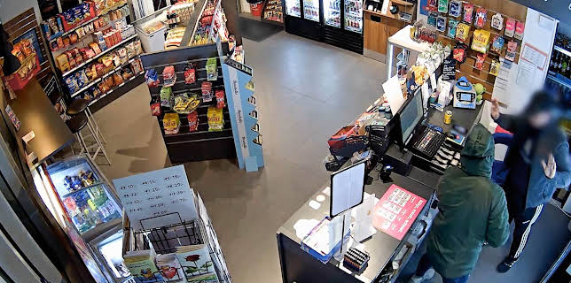 11:00: Fanget på politiets kamera Sverige (S2 E12) (S2) | MAX | 1/1 2026